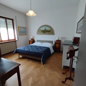 Casa Ugo , Poppi Italia